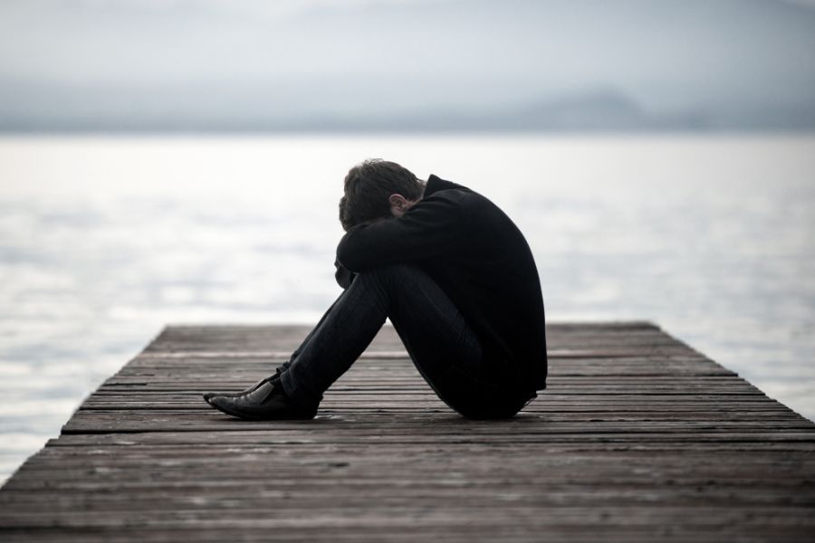 Diferencia entre tristeza y depresión: Cómo identificar cuándo pedir ayuda