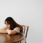 ¿Introversión o evitación social? Aprende a diferenciarlas